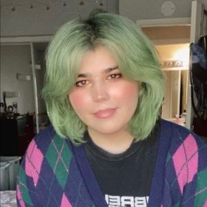 Meet your Posher, Cassandra